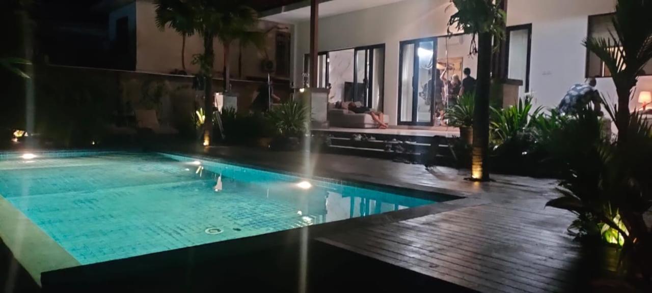 Villa Niang Ando لابوان باجو المظهر الخارجي الصورة